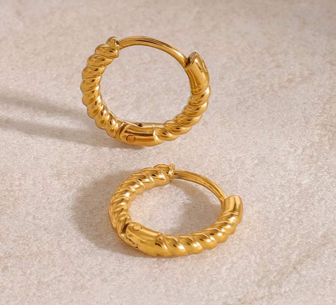 Curled hoops