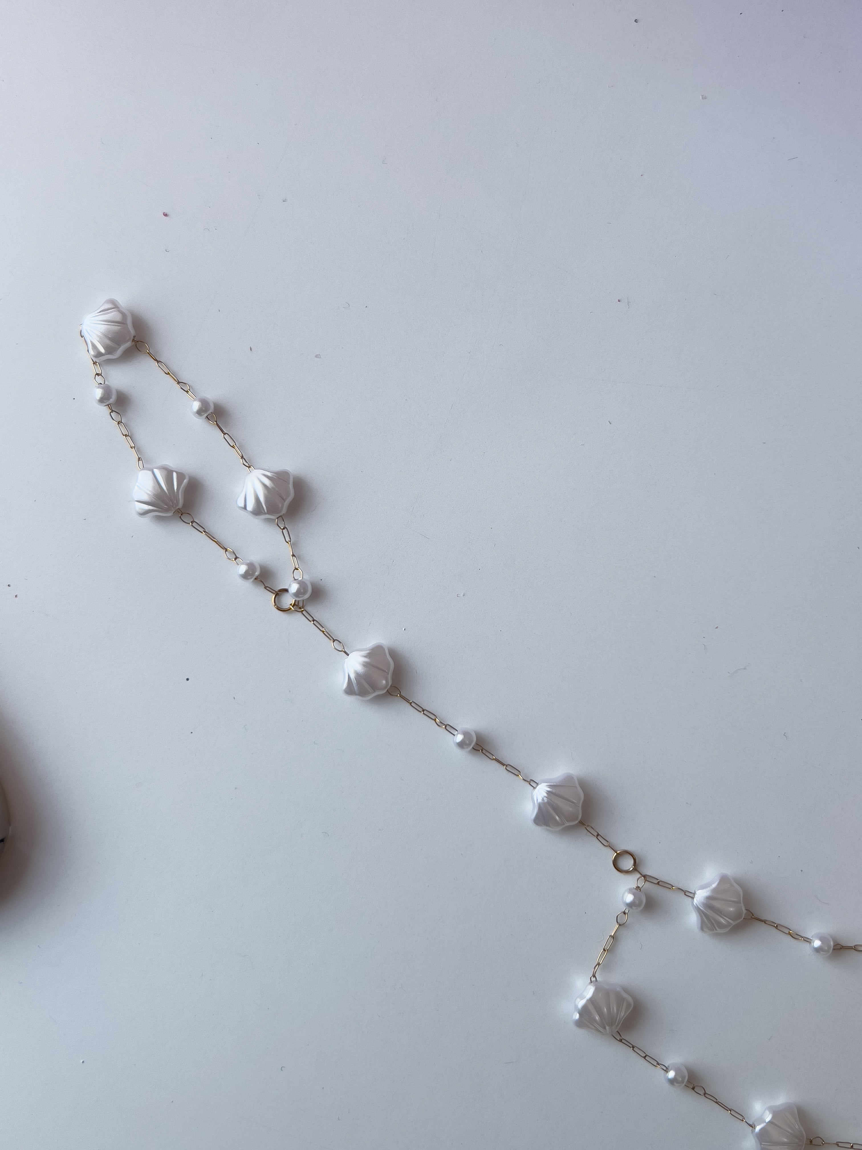 Ariel handchain