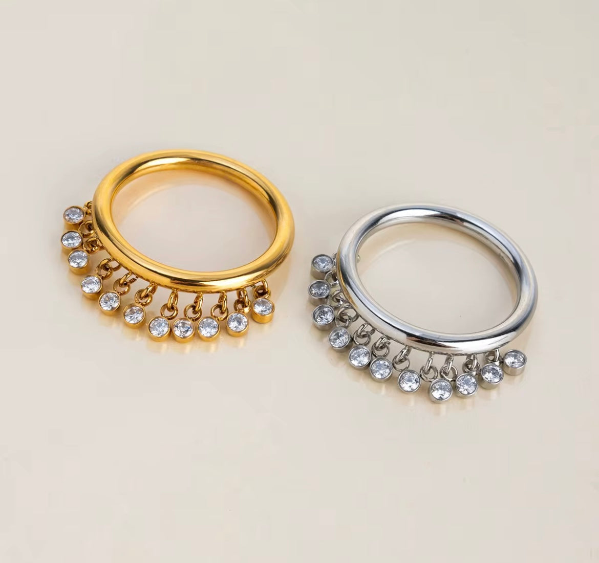 Diamond dangle ring