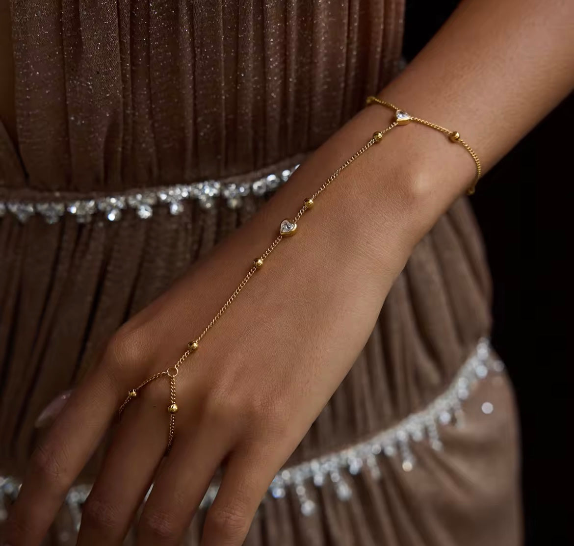 Heart handchain