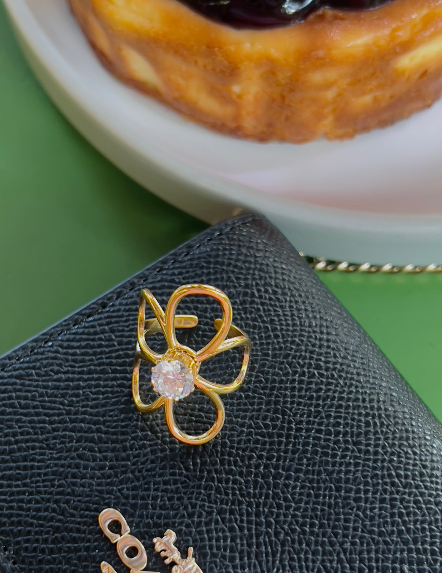 Fleura ring