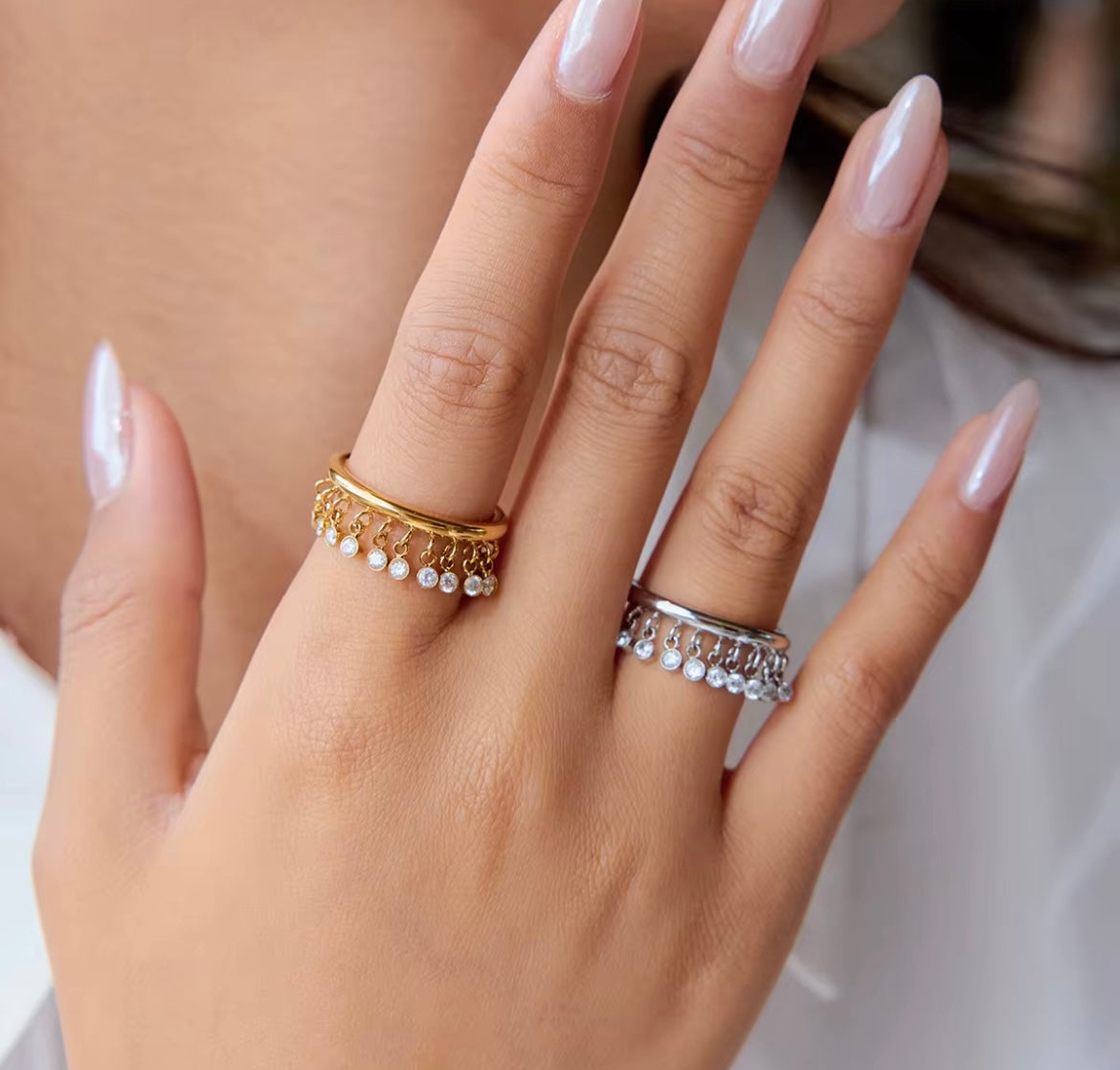 Diamond dangle ring