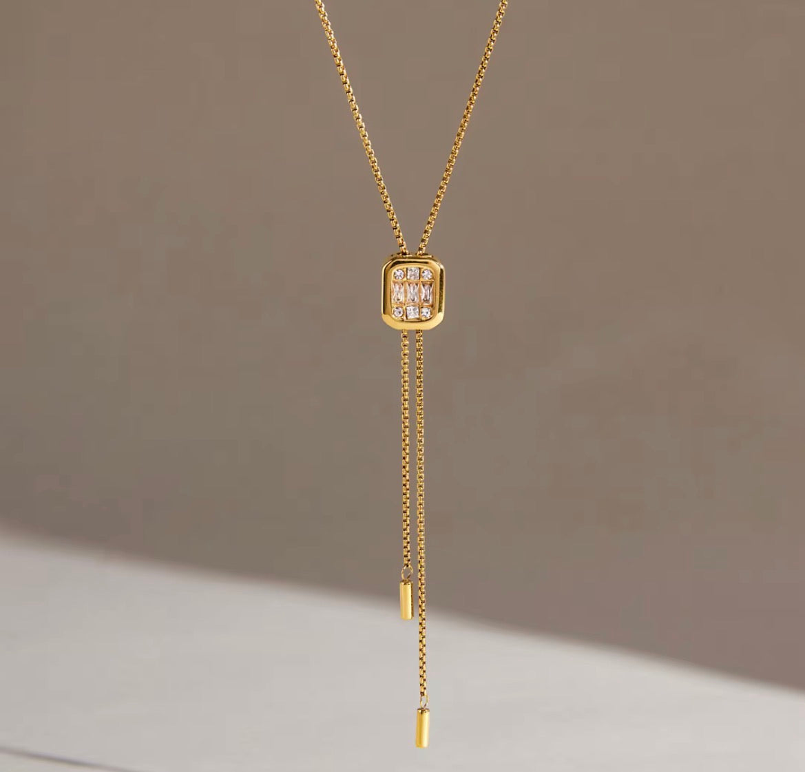 Dahlia necklace