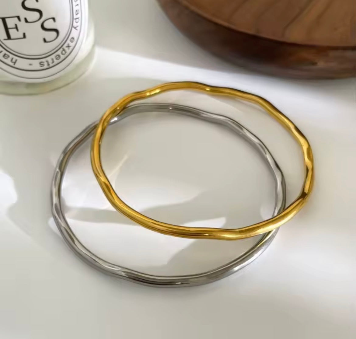 Luma bangle