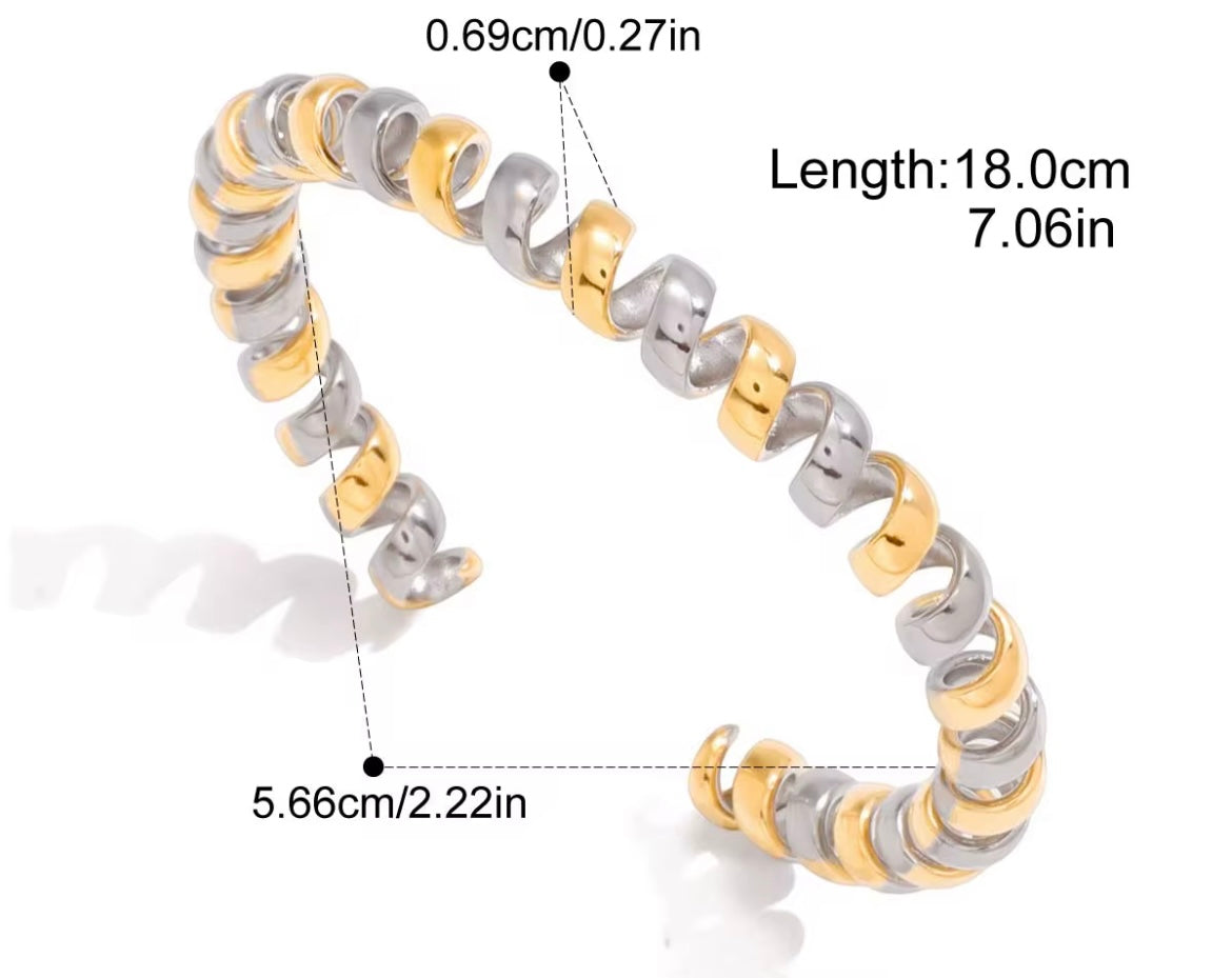 Daphne Bangle