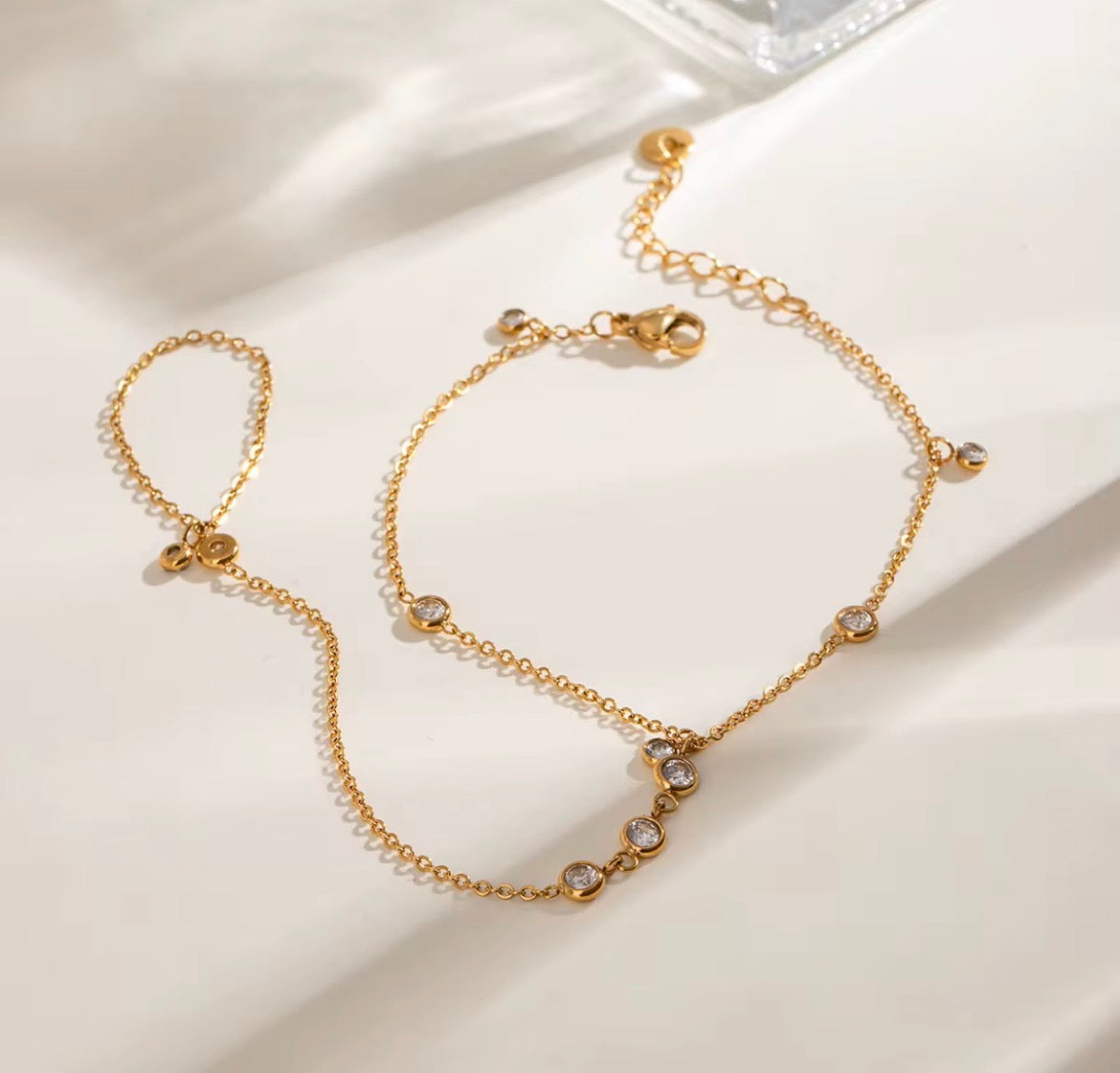 Diamond Handchain