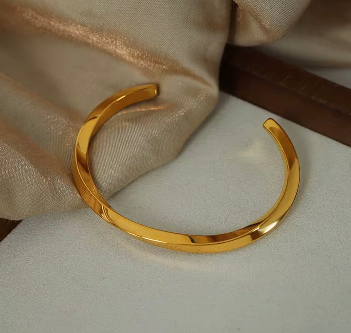 Chunky bangle