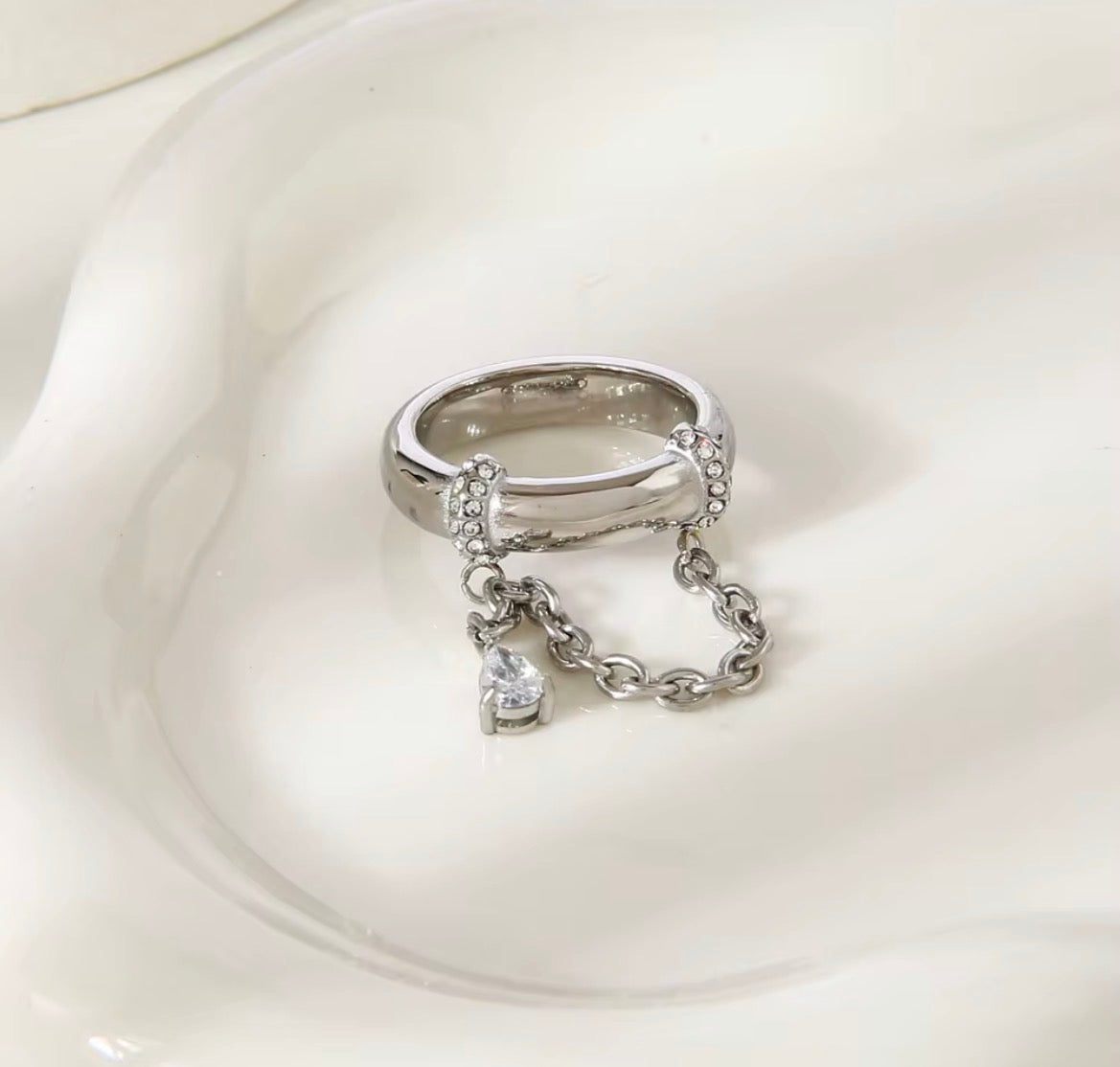 Noir Ring