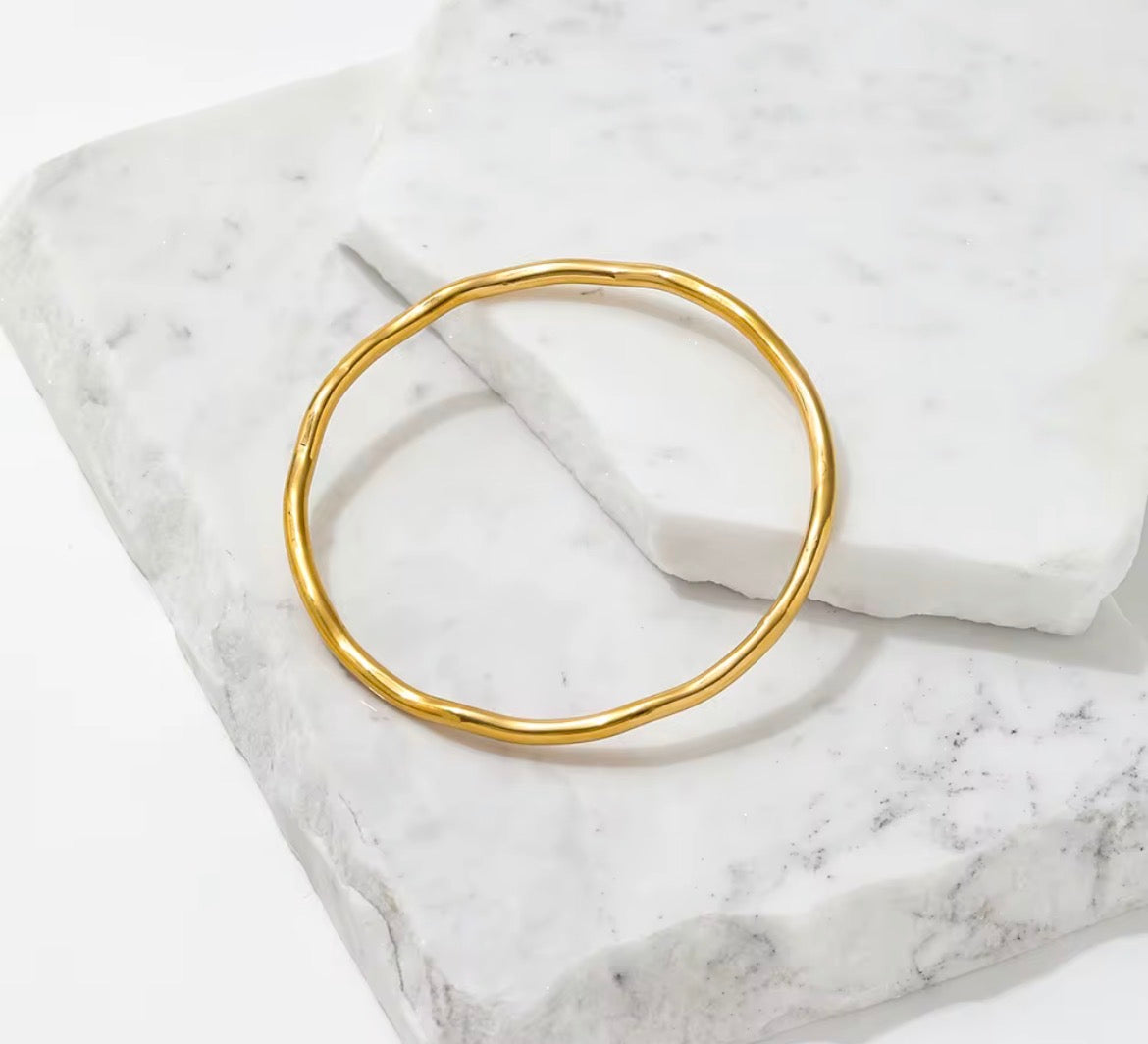 Luma bangle