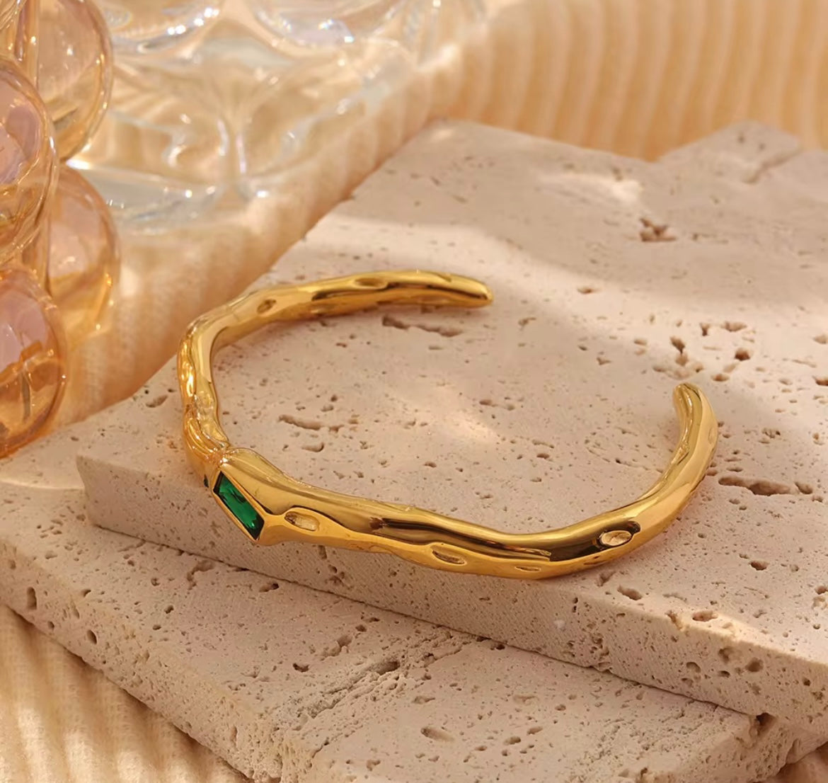 Emerald gold bangle