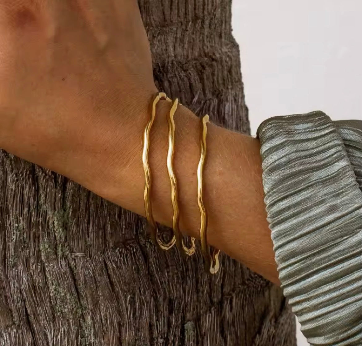Luma bangle