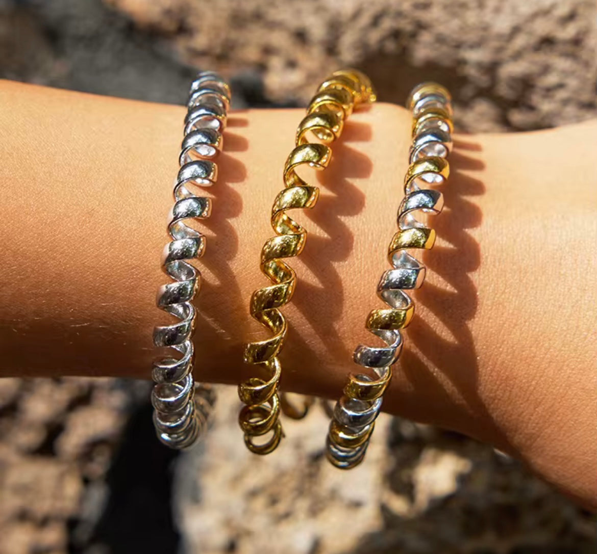 Daphne Bangle