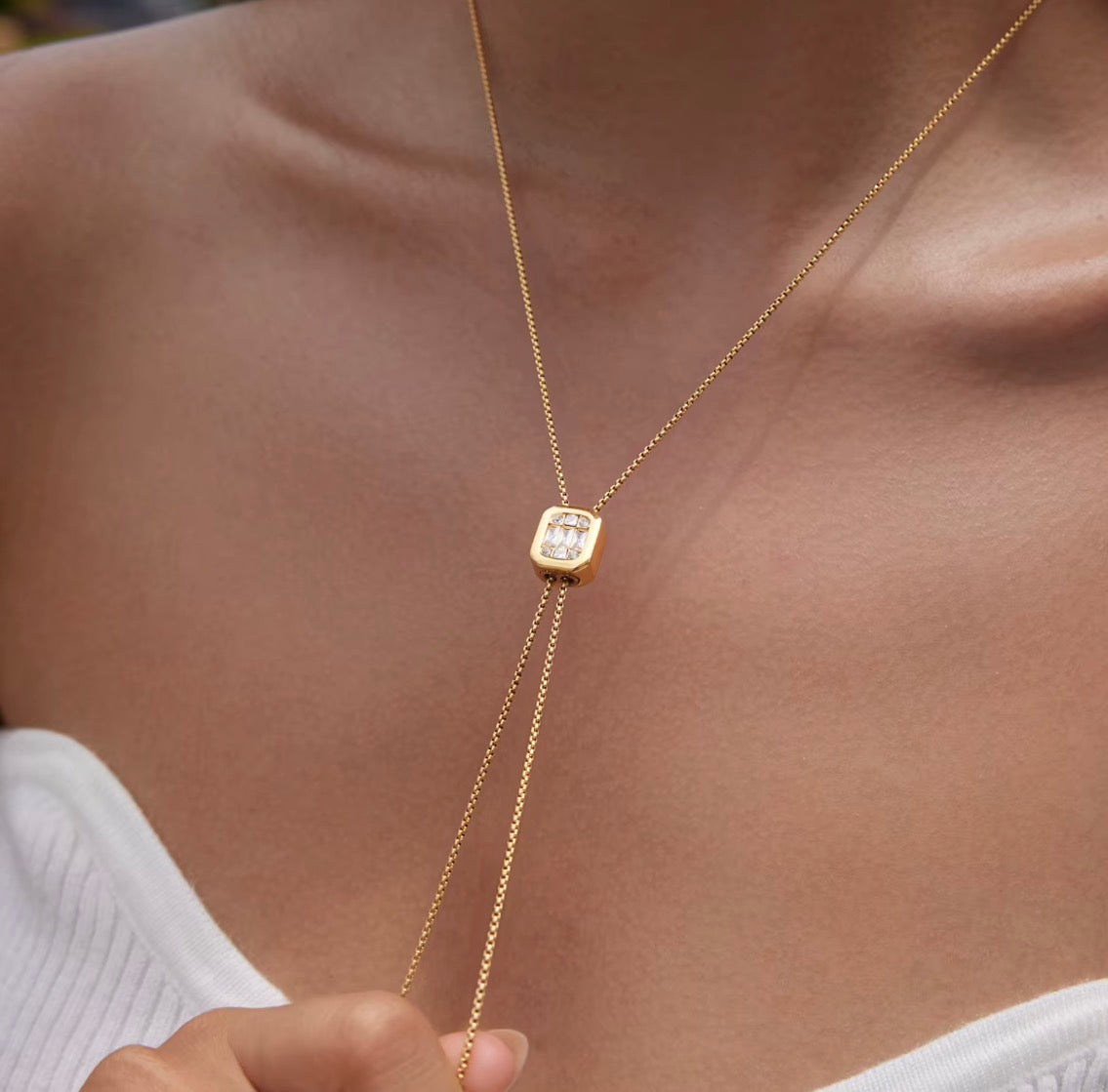 Dahlia necklace