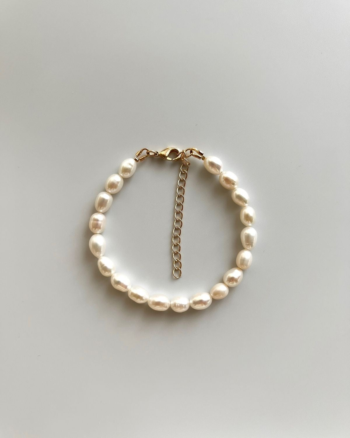 The pearl bracelet